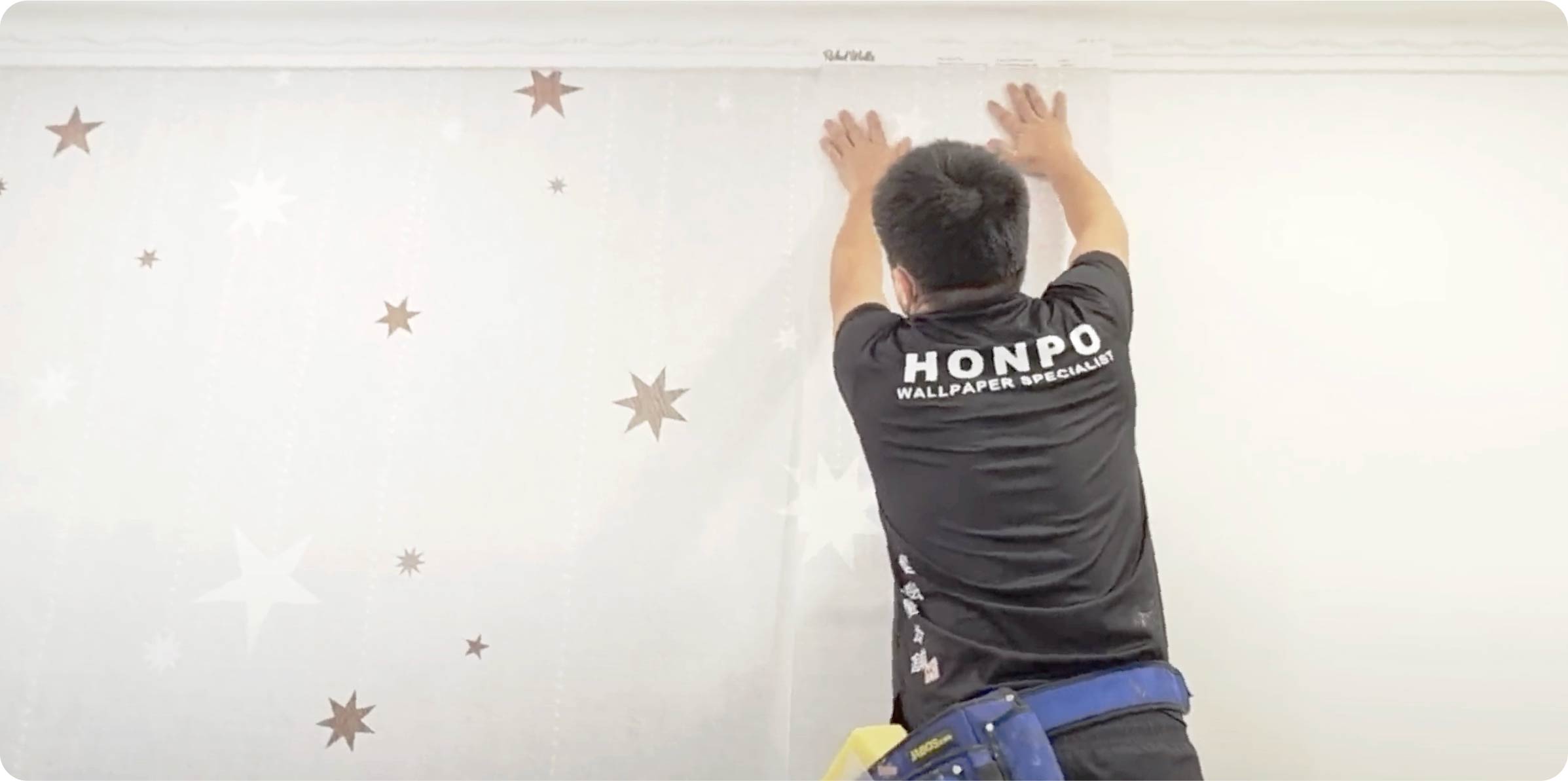 Professional wallpaper installation by Honpo in a kids' room
